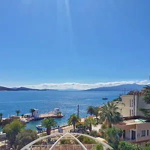 Joan Sarandë