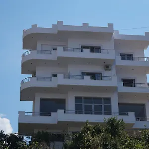 Apartment Bill's, Sarande